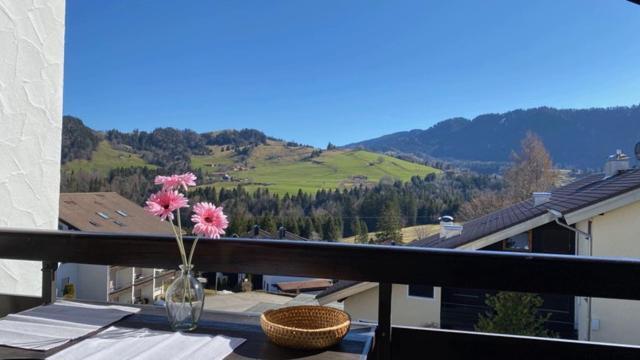 Bergwiese Mit Oberstaufen Plus Karte ภายนอก รูปภาพ